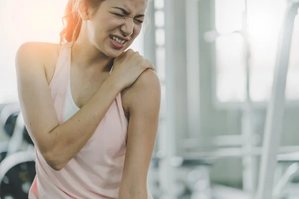 Lady with Shoulder Pain