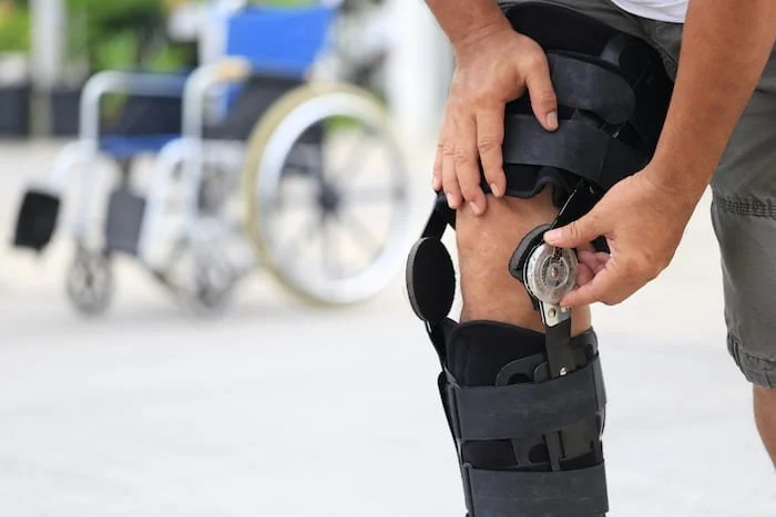 Knee brace